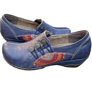 L’Artiste Agacia Hand-Painted Blue Leather Clogs – EU 41 / US 9.5-10